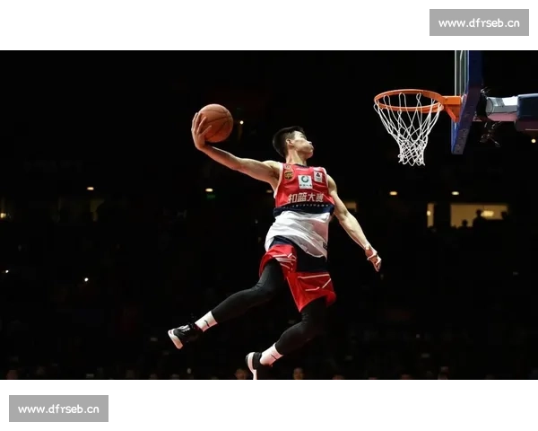 篮球比赛的精彩瞬间解析：从扣篮到绝杀，如何捕捉比赛的无限魅力 - 副本 (3)